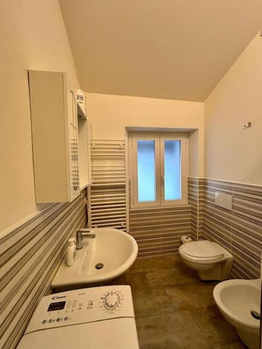 Apartamento Loft In Fiera Varzi Exterior foto